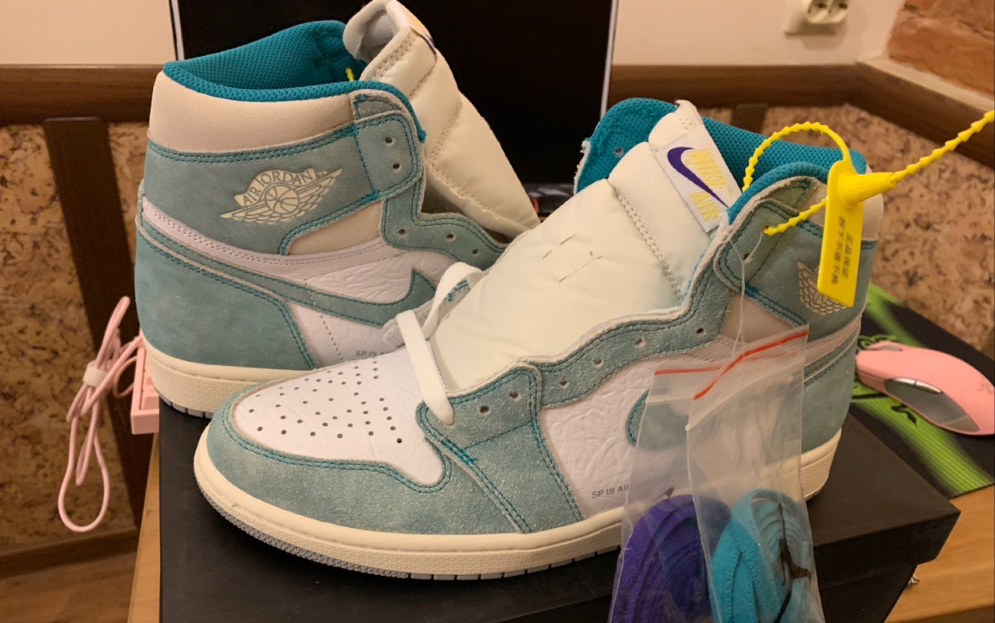 aj1蒂芙尼开箱_哔哩哔哩 (゜-゜)つロ 干杯~-bilibili