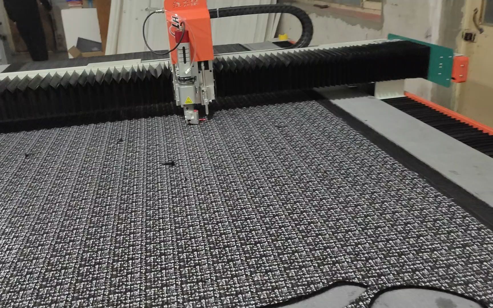 皮草切割机 皮革切割机 布料裁剪机 智能振动刀切割机 东升数控