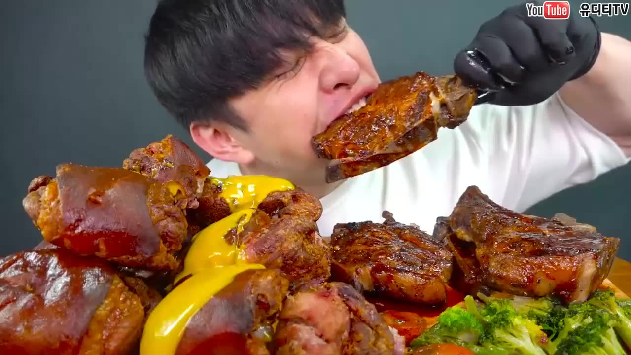 《深渊巨口》【udt小哥】牛排 猪肘 猛吃一顿 真满足