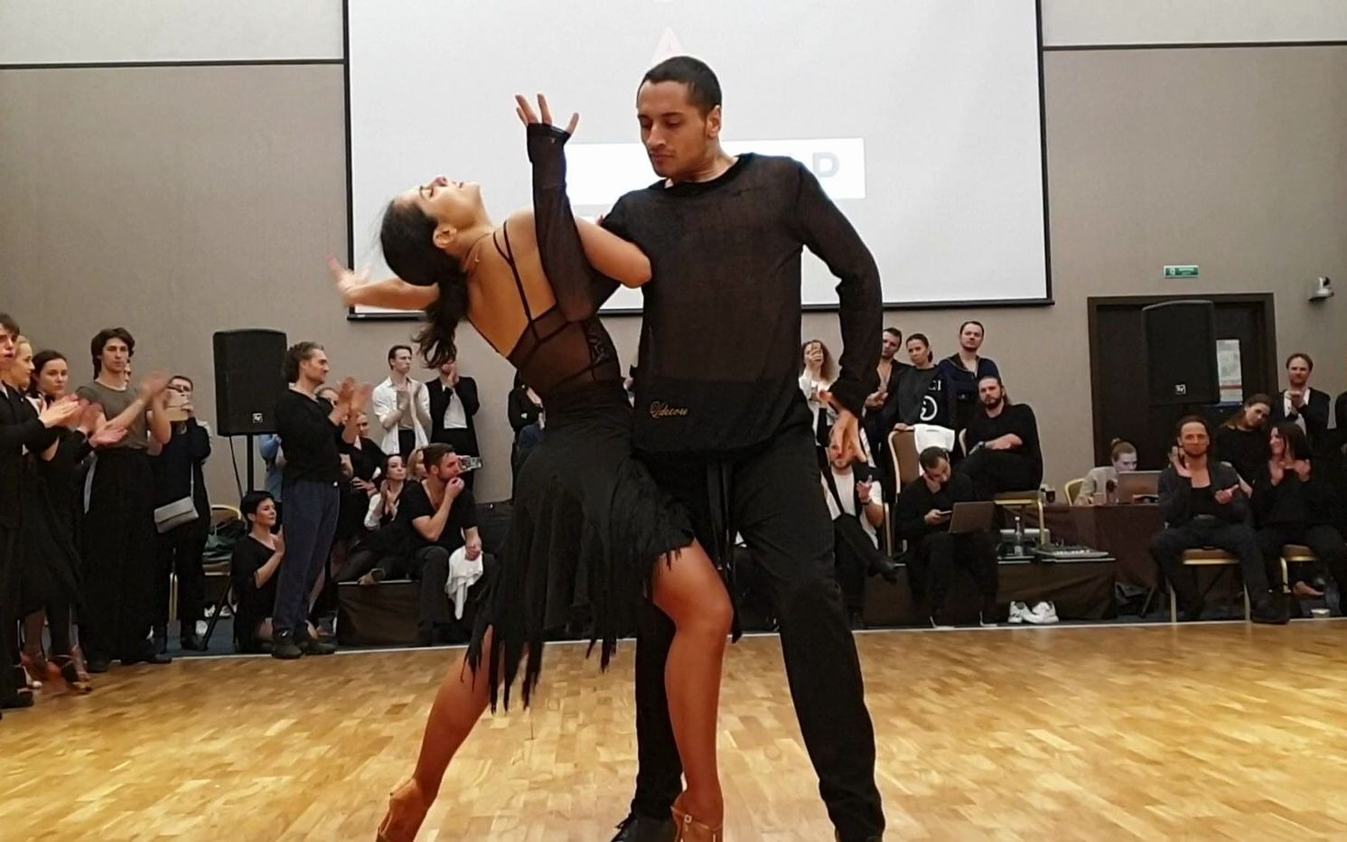 [图]【国标舞·斗牛】这样奇特的斗牛你见过吗 Sam Shamseili & Liza Lakovitsky Pasodoble The Dance Camp