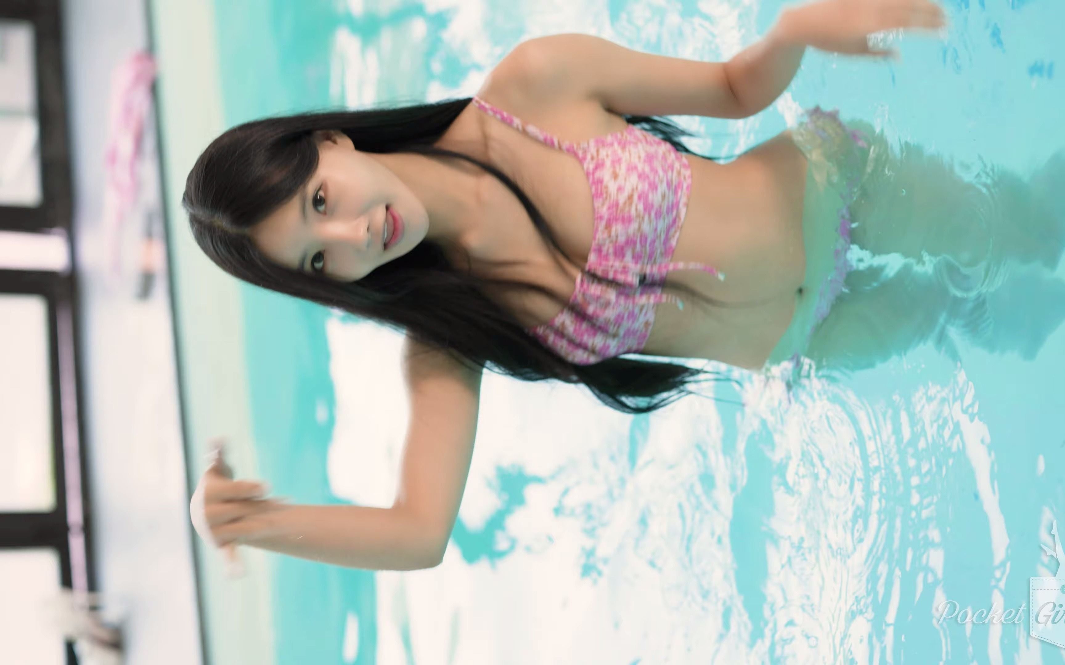 [图]Enjoying Indoor Swimming Pool, One on One, Yeonji, Pocket Girls