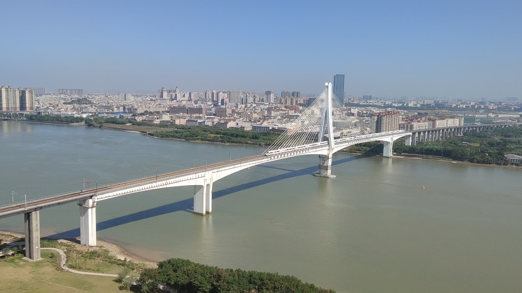 [高铁摄影]重联crh380b担当g6045通过蓝天下江门西江特大桥