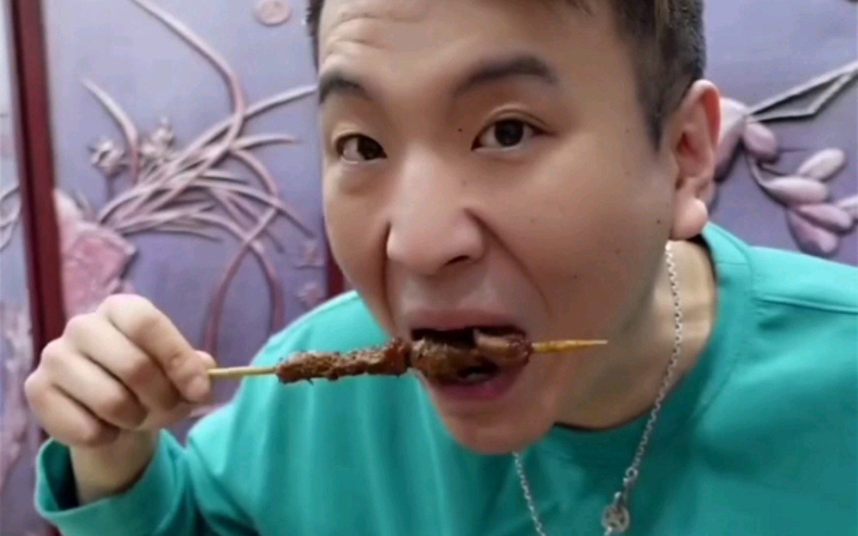 天津硬哥刚从塘沽回来,急忙奔赴空港切锅筋头巴脑