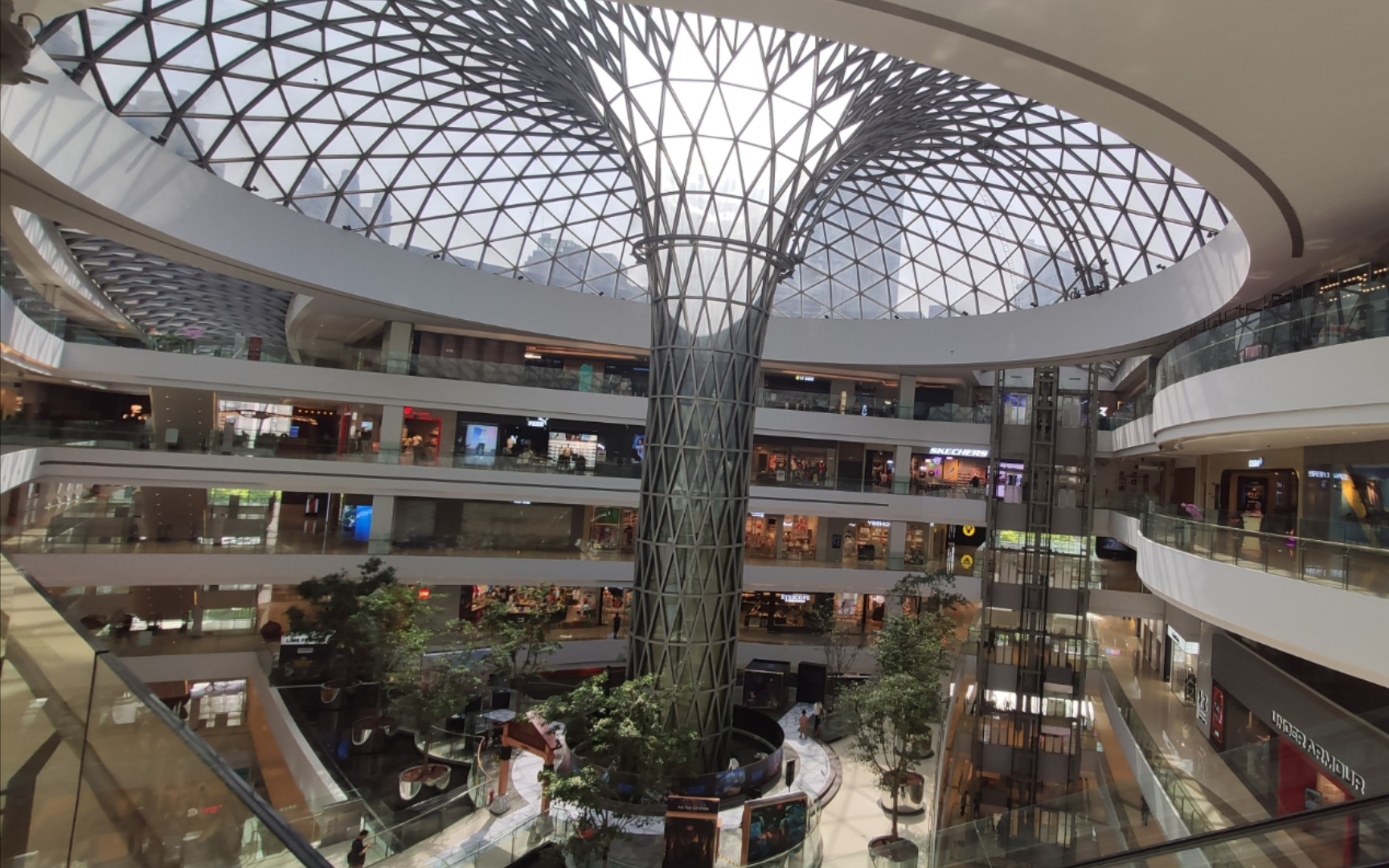 上海凯德晶萃广场中央喷泉