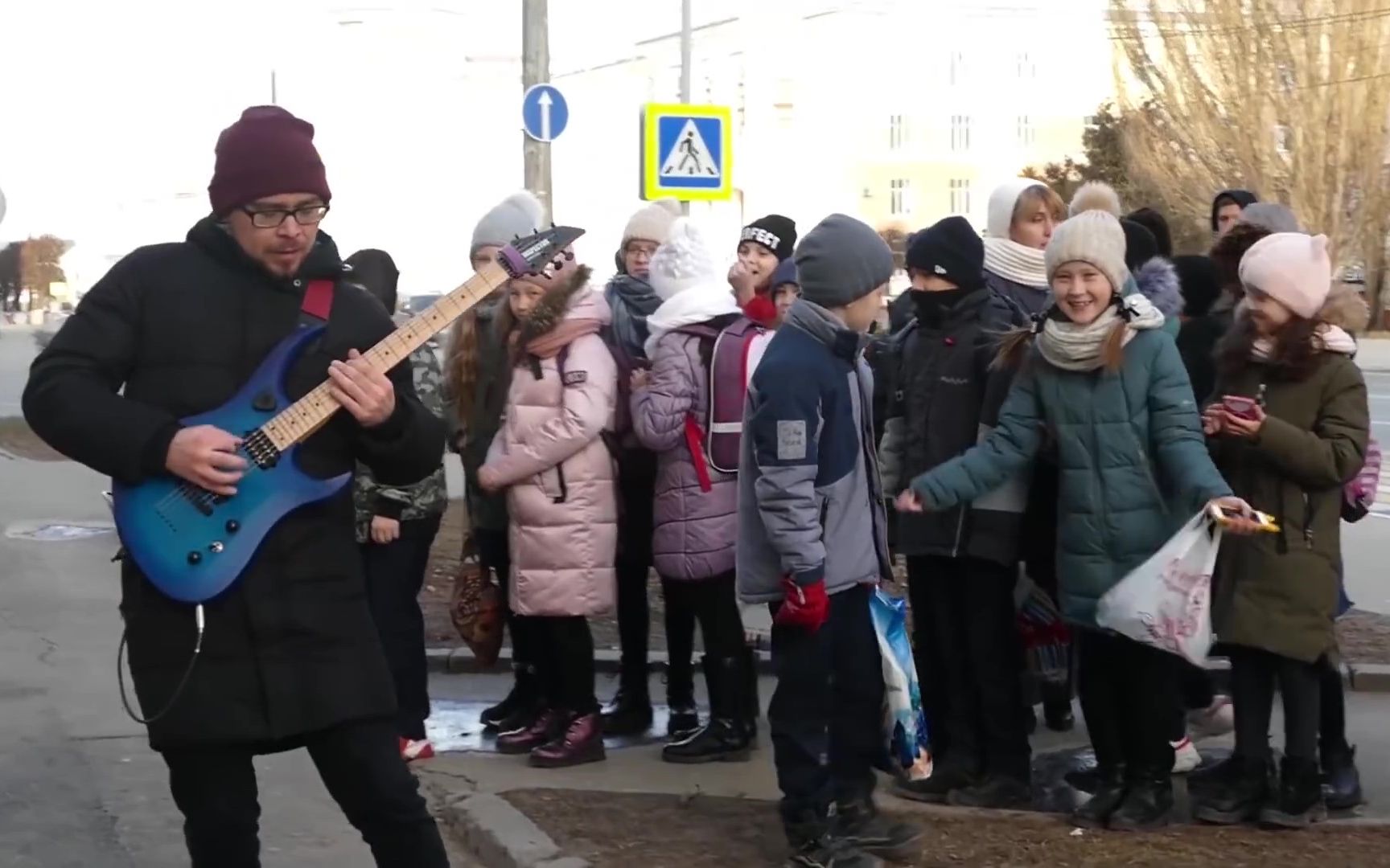 俄罗斯小孩冬天图片