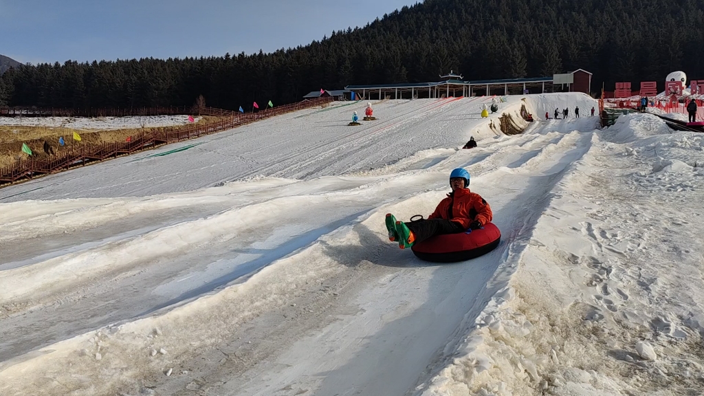 临汾九龙山庄滑雪场图片