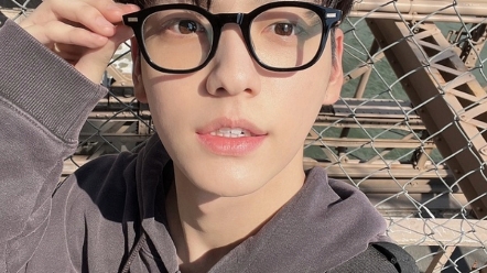 【崔秀彬】"眼镜是秀彬的绝对领域"