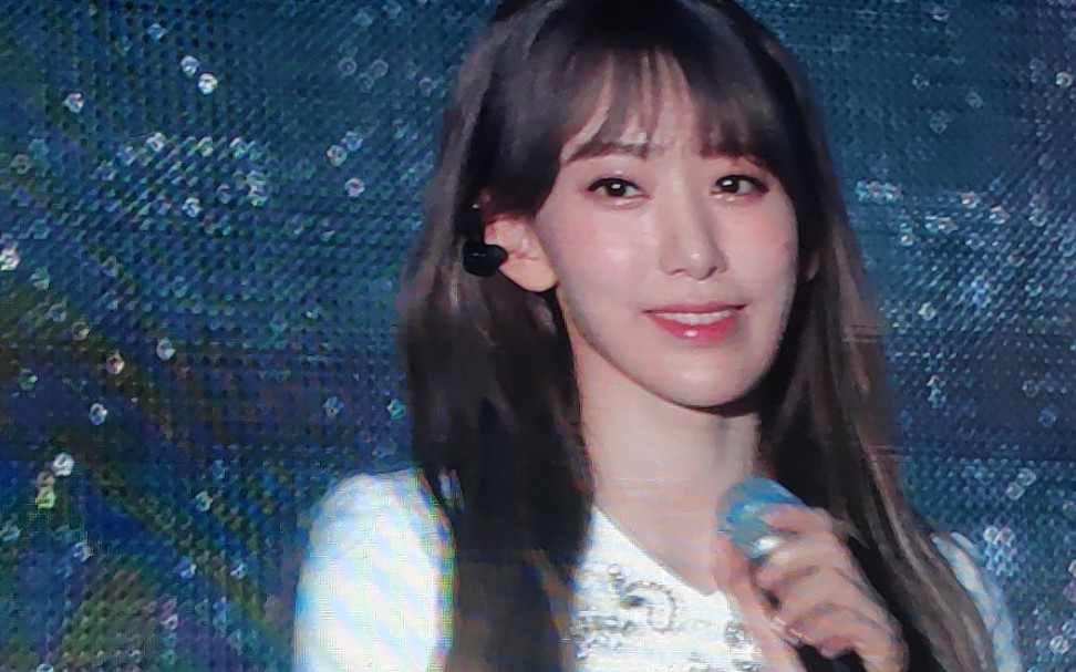 izone【izone】20190713香港【eyes on me】演唱会 rumor全体 片段