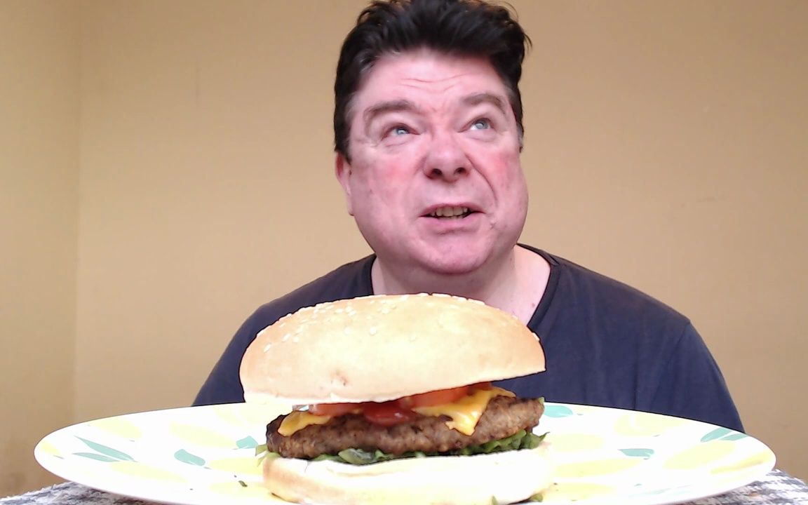 【jeff musicman】【助眠】英国大叔吃世界上最棒的汉堡(咀嚼音&吃播)