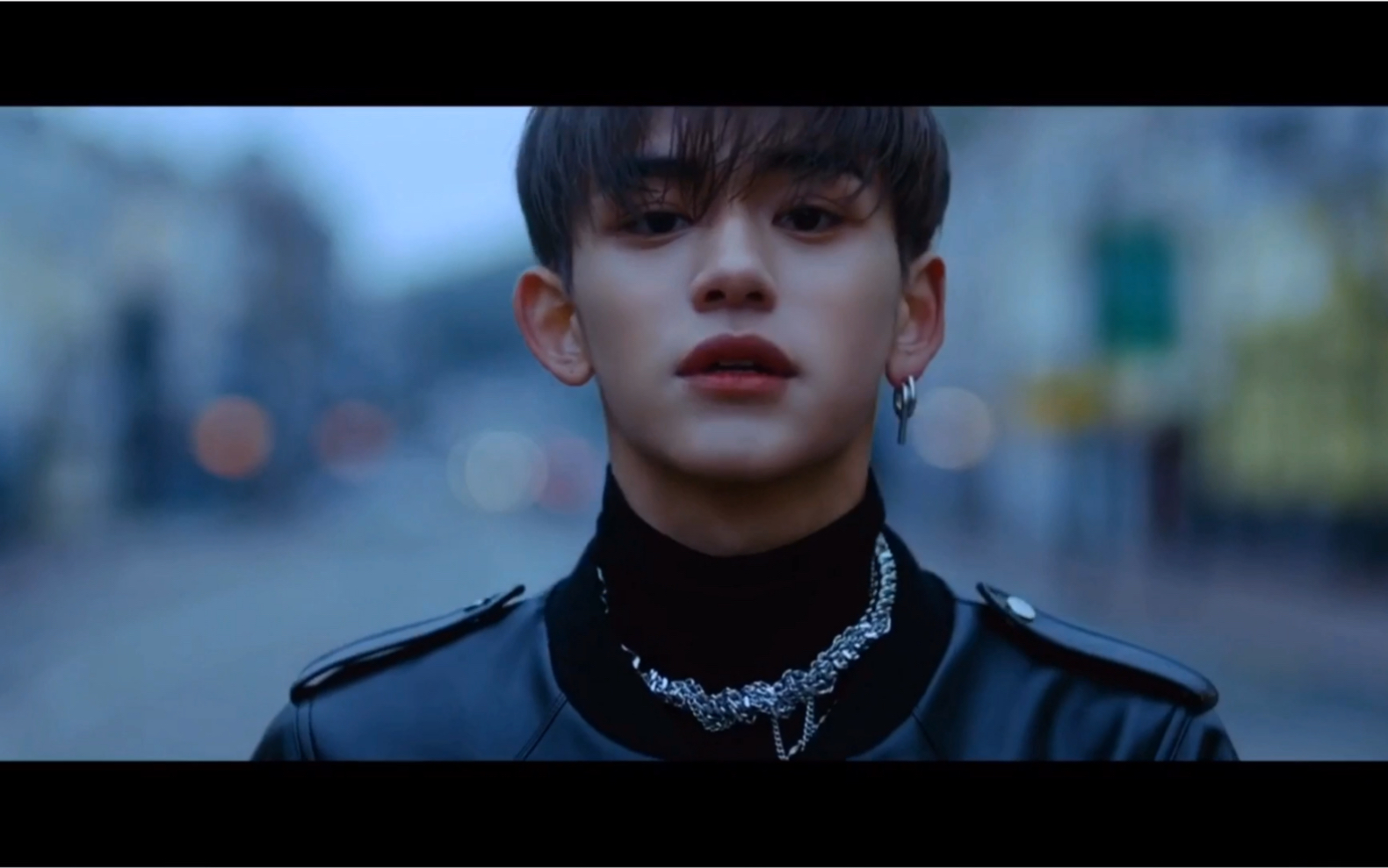 活动作品无翼而飞mv黄旭熙个人画面