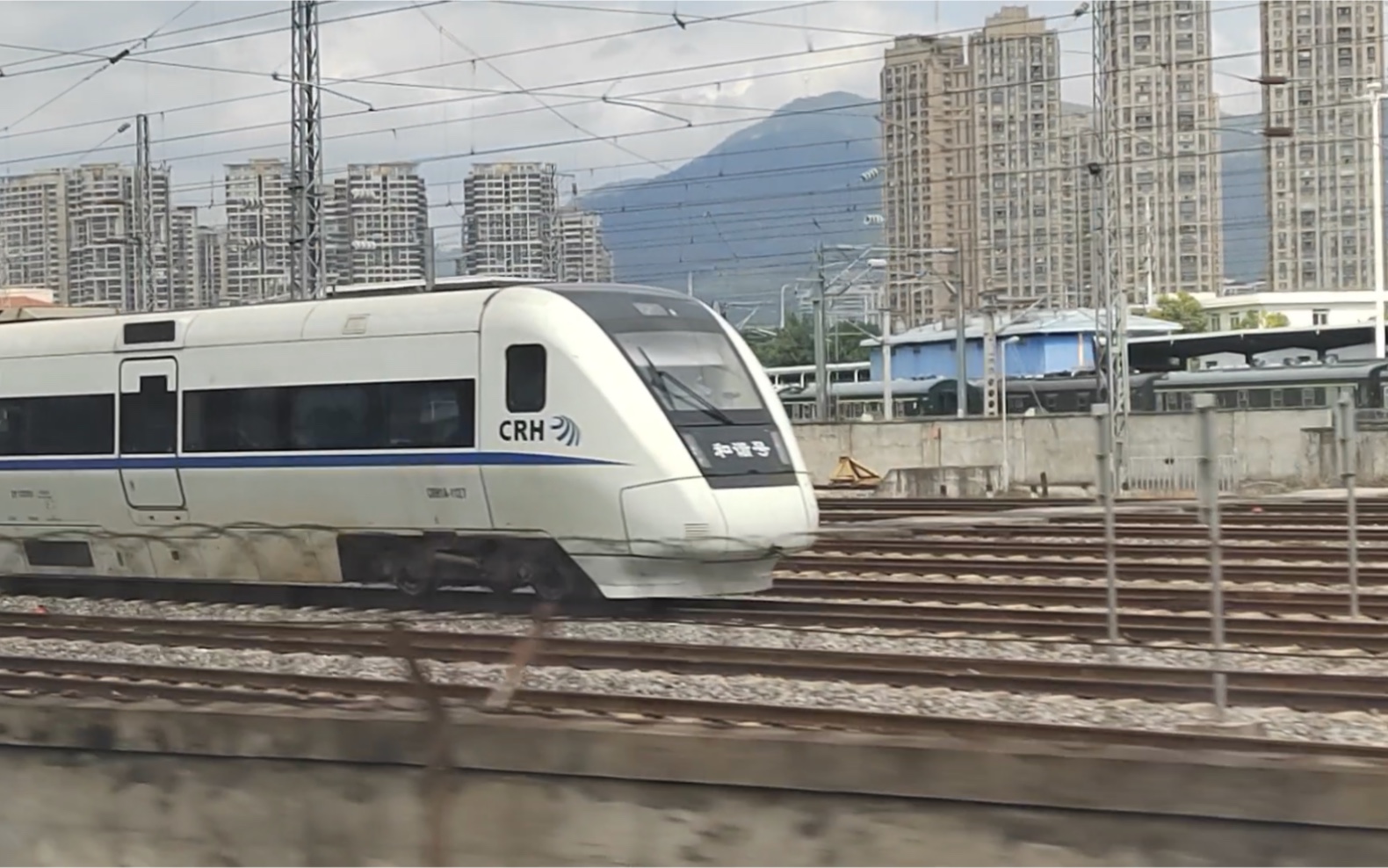 crh1a 动车视频铁路摄影 这是crh1a吗?萌新请指教