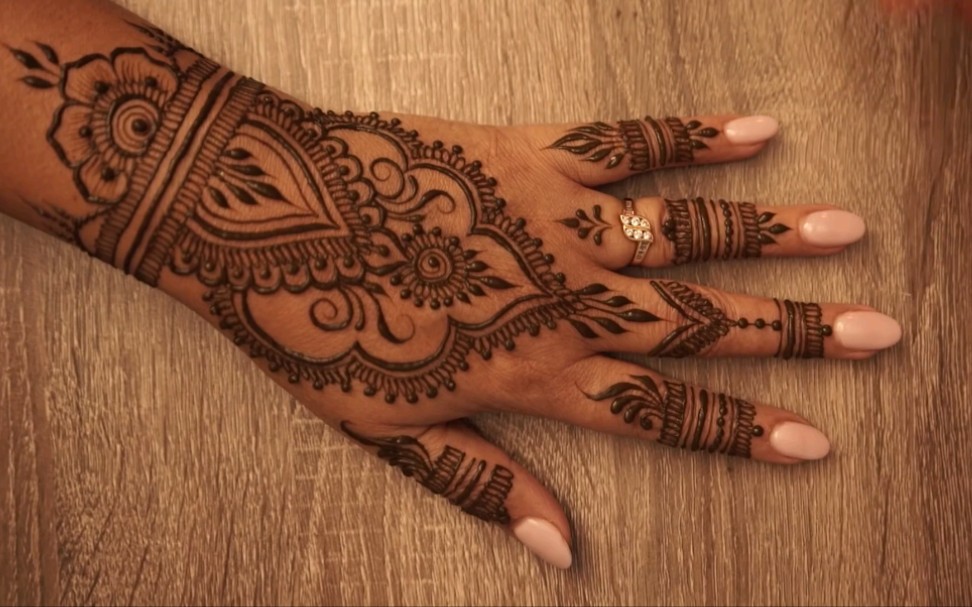 适合初学者练习的排灯节款曼海蒂花纹