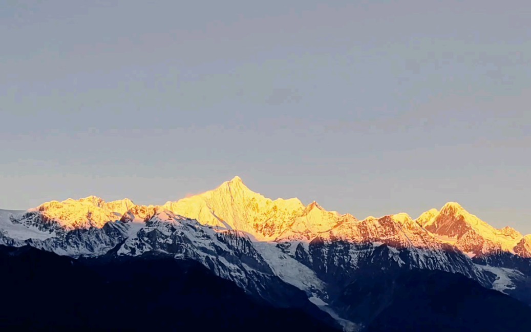 日照金山(梅里雪山)