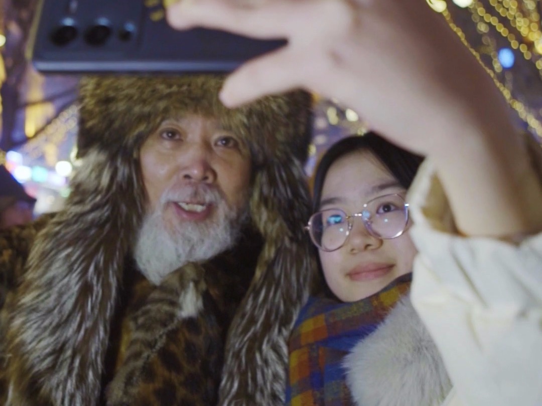 大漠老师和年轻人