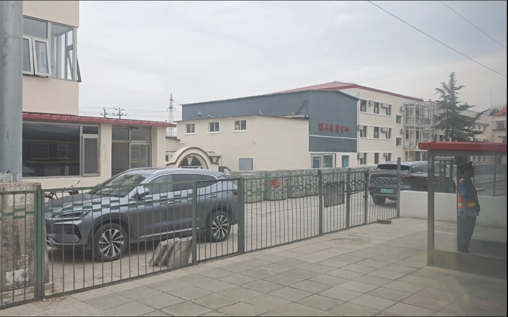 【铁路】京原临客l7655次(北京西-涞源)驶入石景山南站技术停车