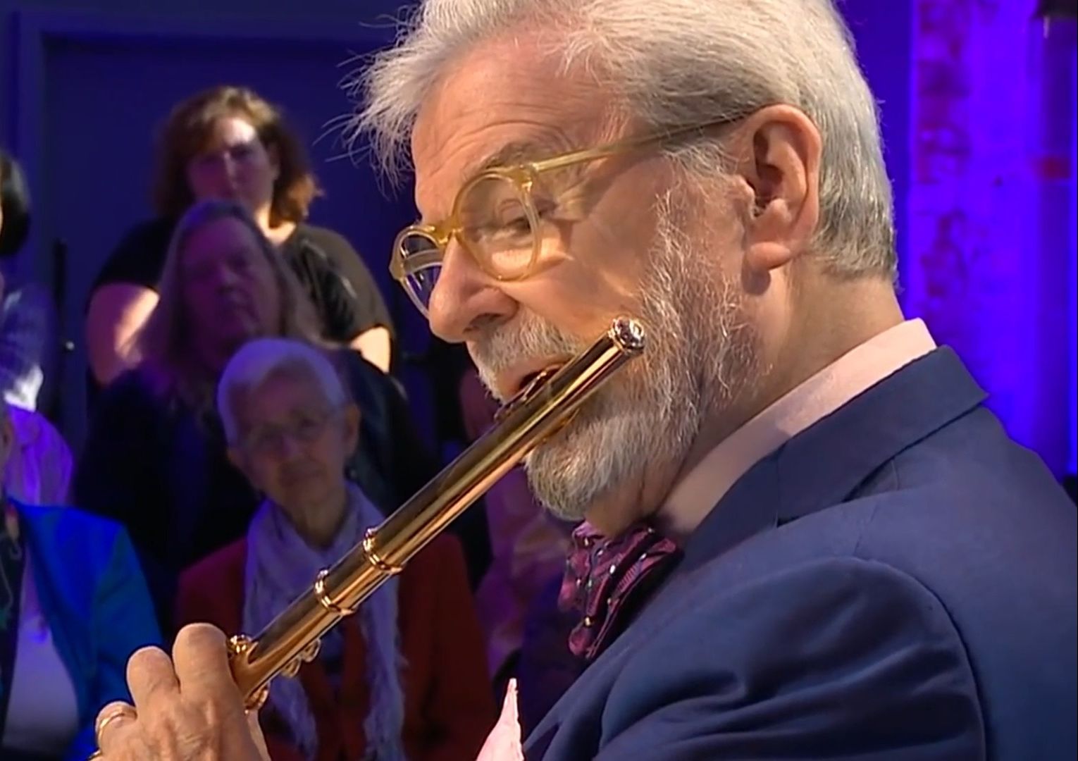 《瑞士牧羊人》——"银丝似雪 魅力无穷"詹姆斯·高威