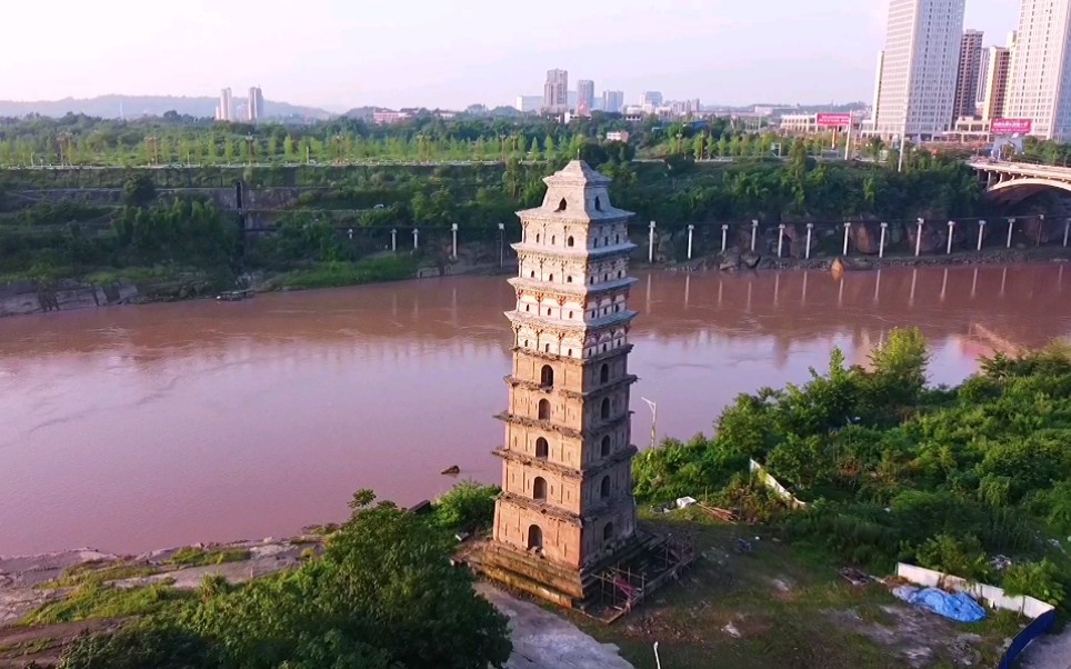 四川广安白塔最新施工进度,外围脚手架已经拆除,白塔露出真容_哔哩