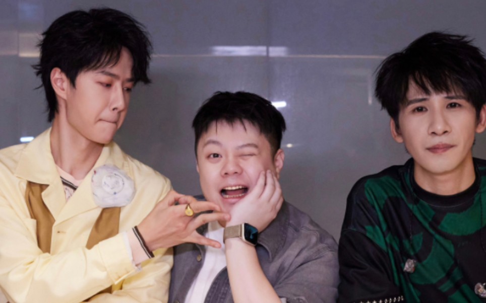 一博和天天向上老友的合照有!