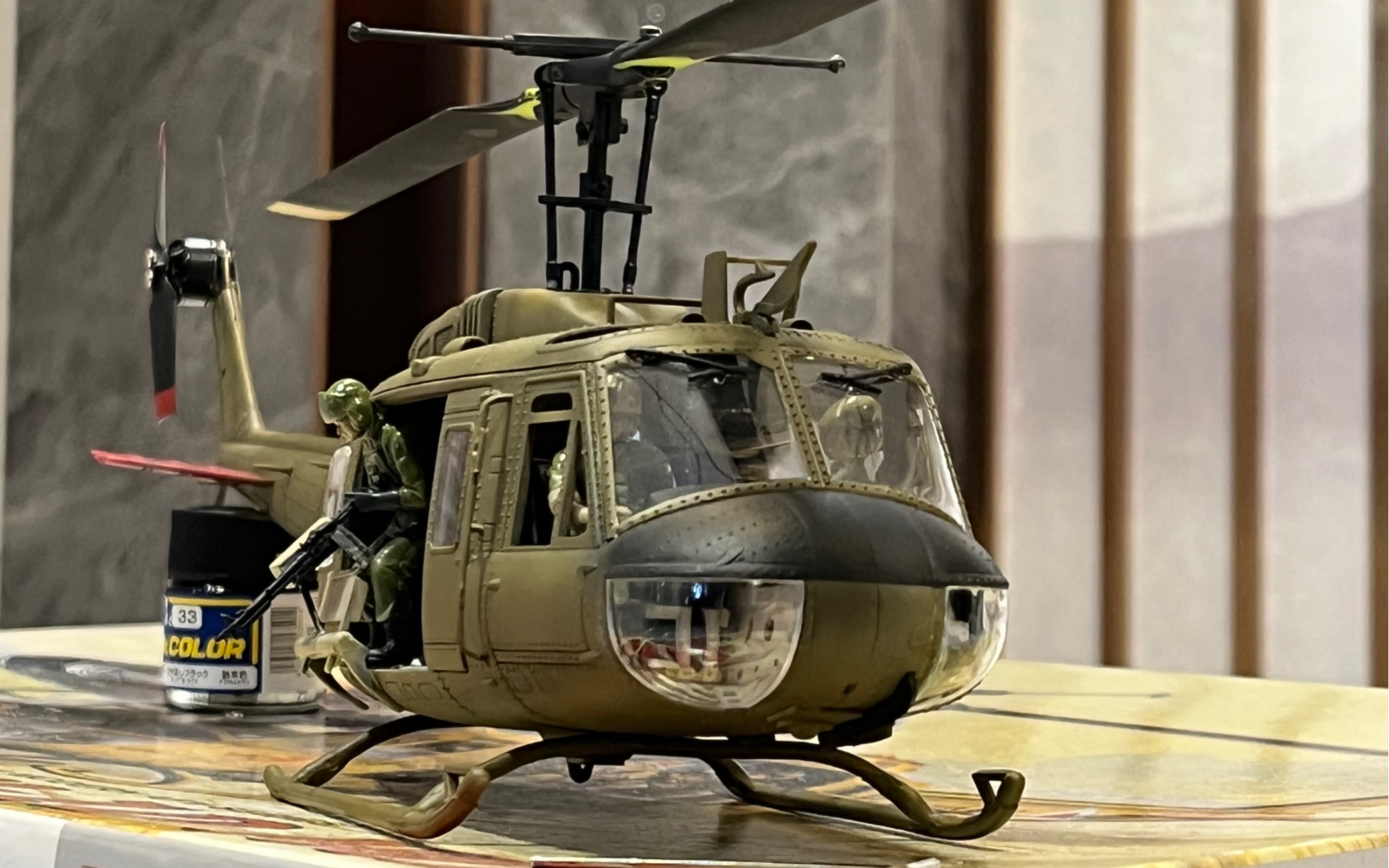 1/35uh1d休伊直升机涂装了一半