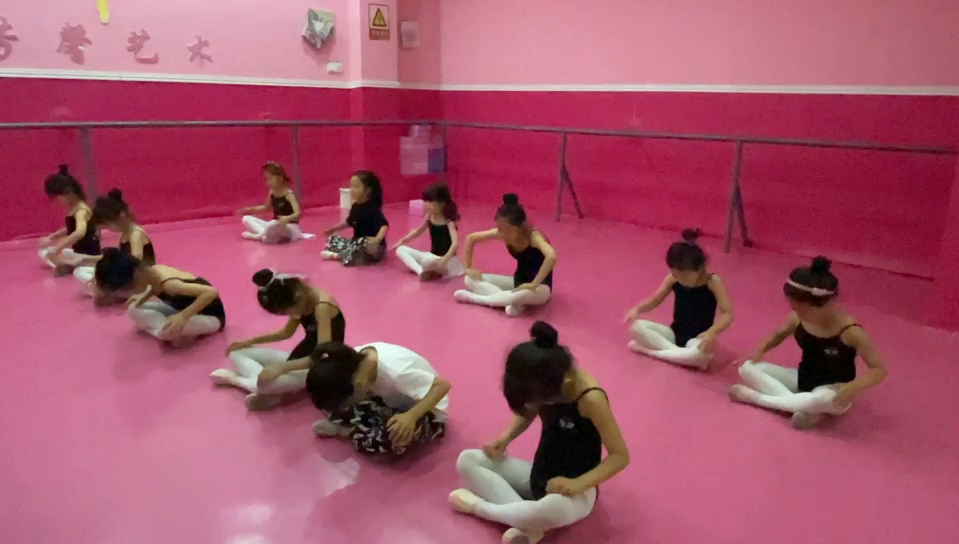 中国舞二级《不倒翁》