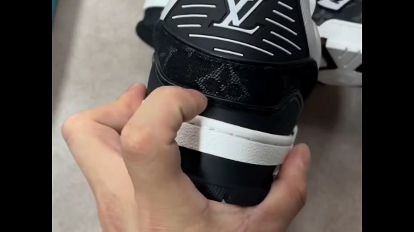 lv黑白熊猫开箱测评