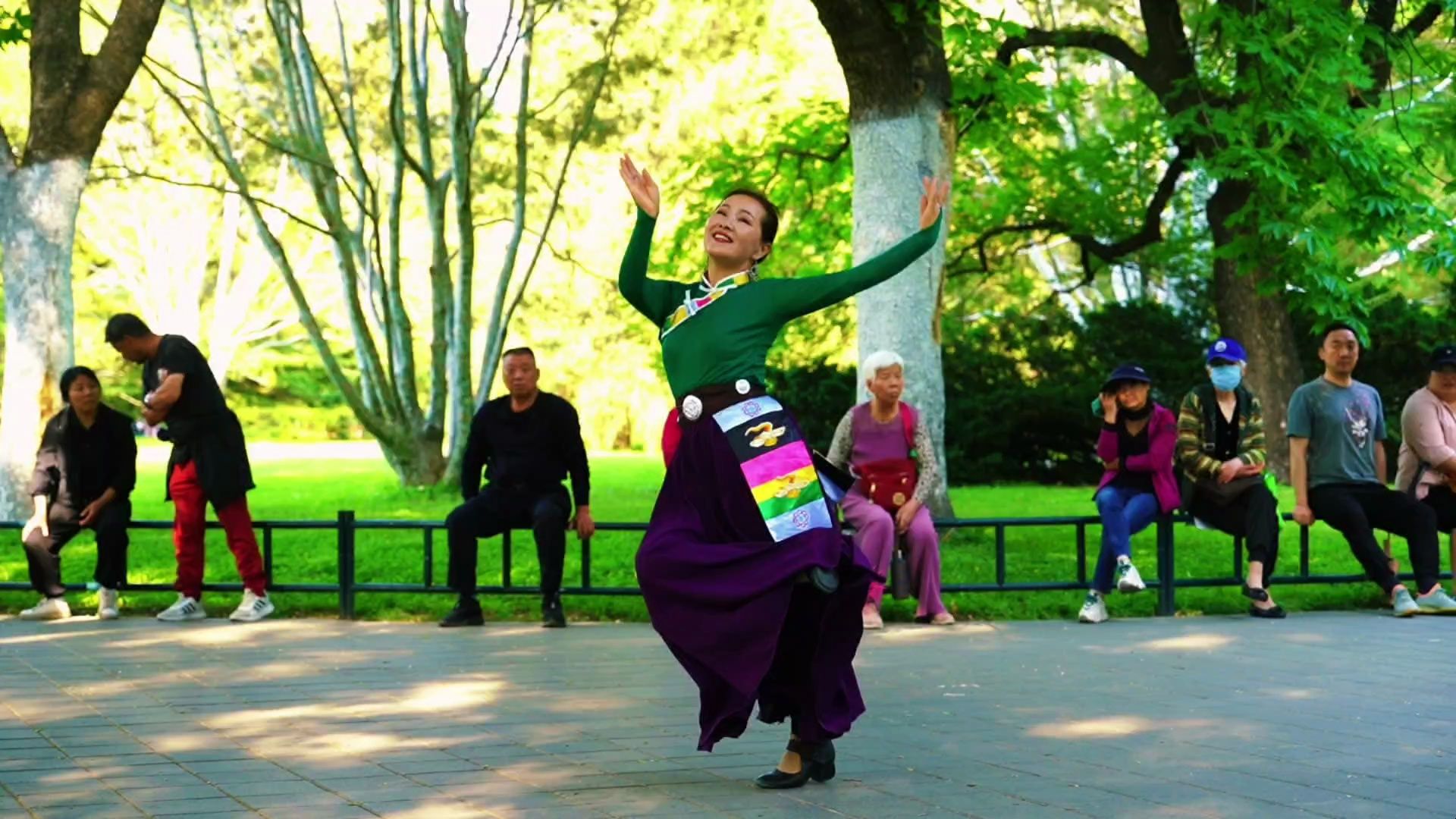 小崔独自表演藏族舞《盛情雪域》好听好看更好学