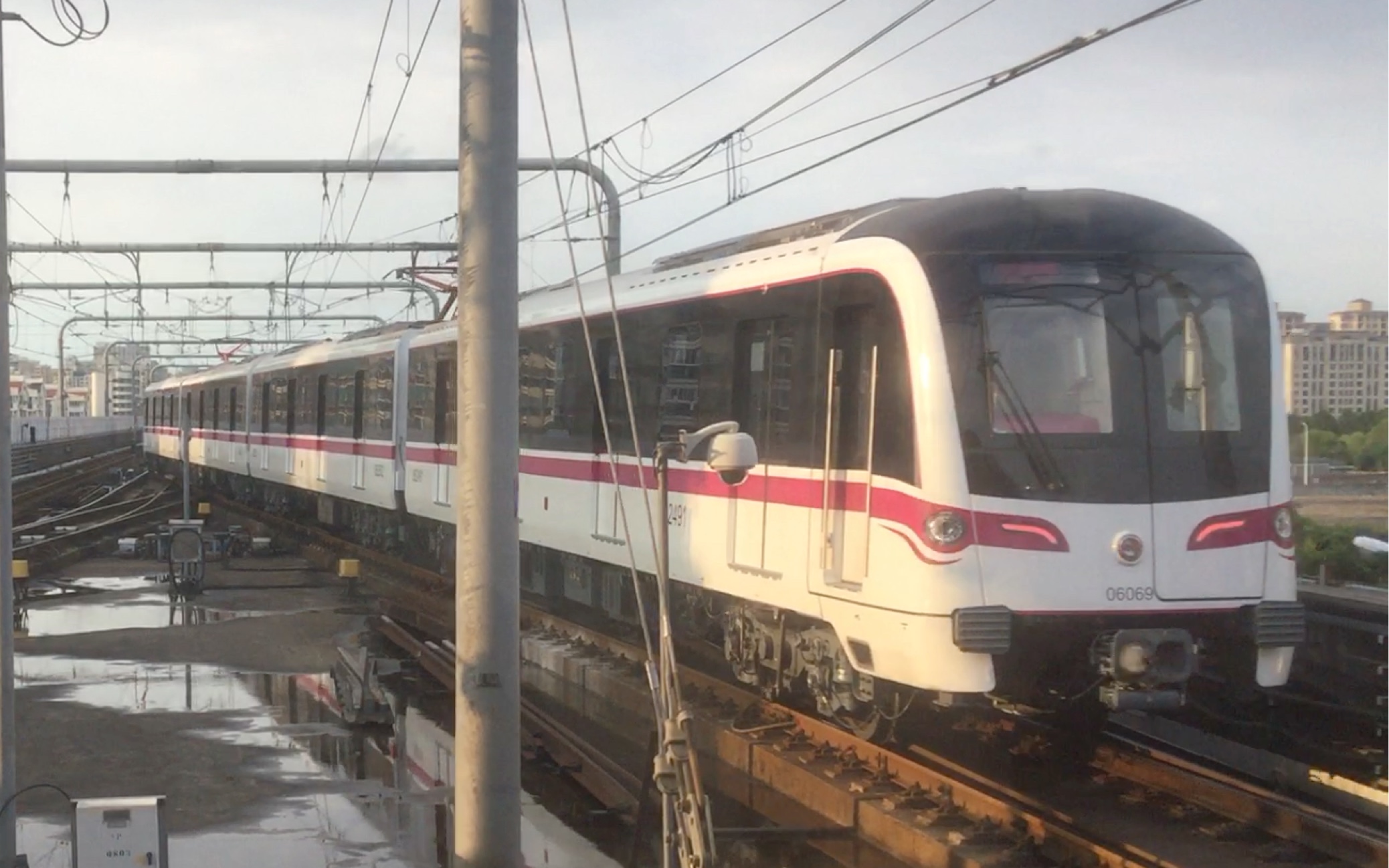 【上海地铁6号线】06069#出巨峰路站 进入折返线