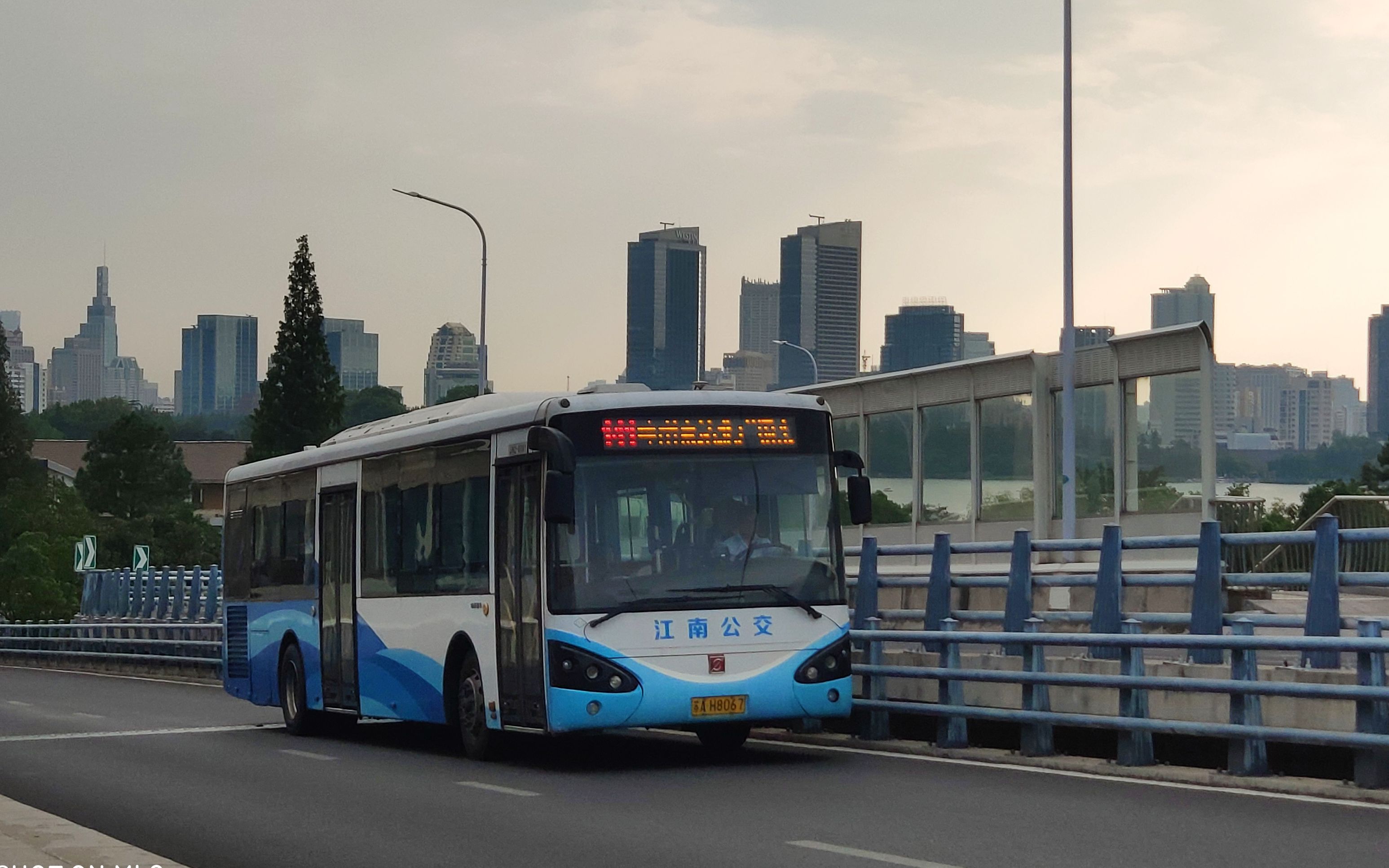 【南京公交】江南公交141路 南京站·北广场东→西花岗 全程前方第一