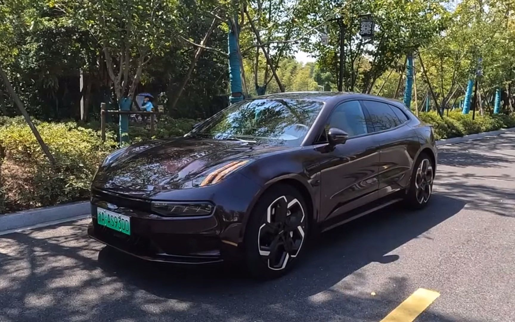 无边框车门来自领克极氪让人耳目一新,这个品牌成立不到5年就造出这么