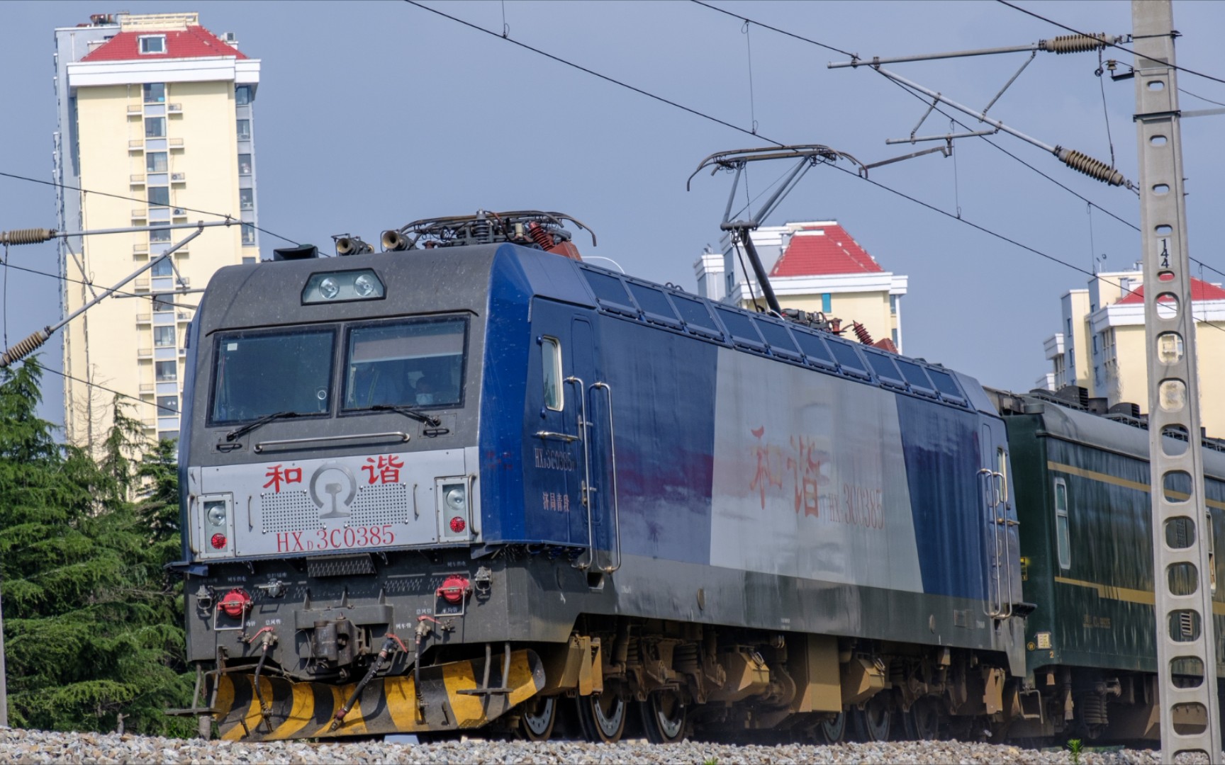 【旅客列车】济局青段hxd3c-0385牵引5018次客车兖