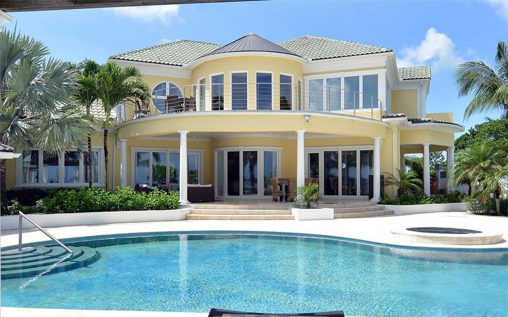 豪宅欣赏在巴哈马天堂岛的美丽滨海别墅