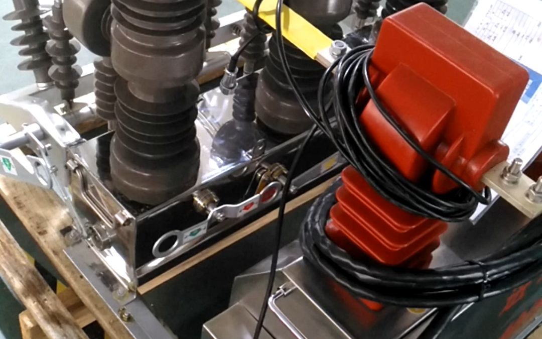 10kv预付费计量式组合断路器zw32y-12f/630柱上看门狗开关