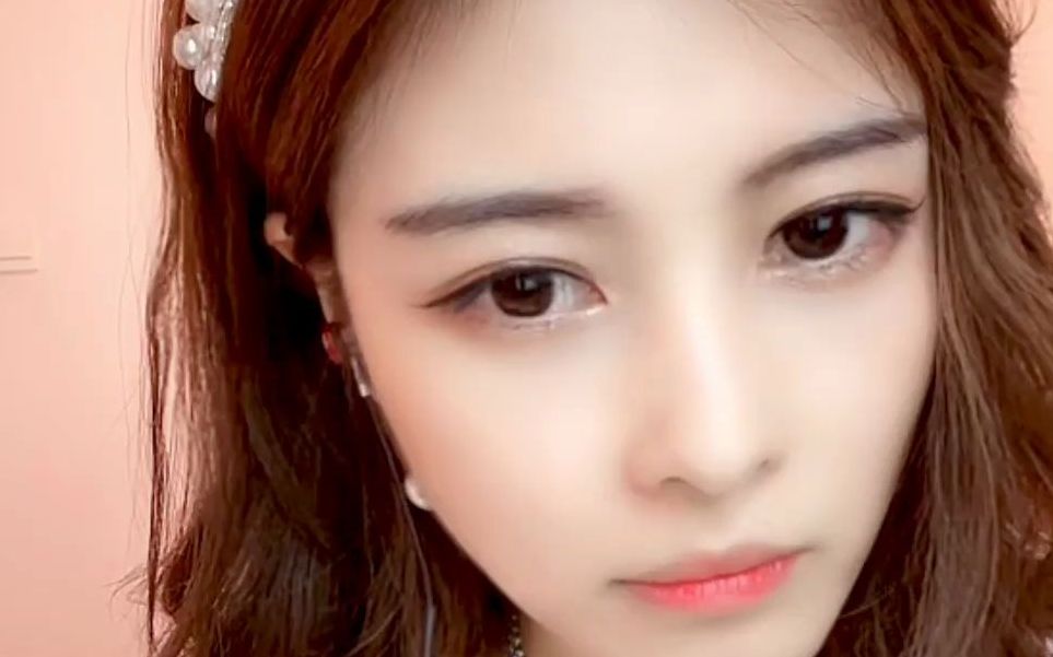 【女主播】婷哥kiki,这是在干啥,一直发出奇怪的声音