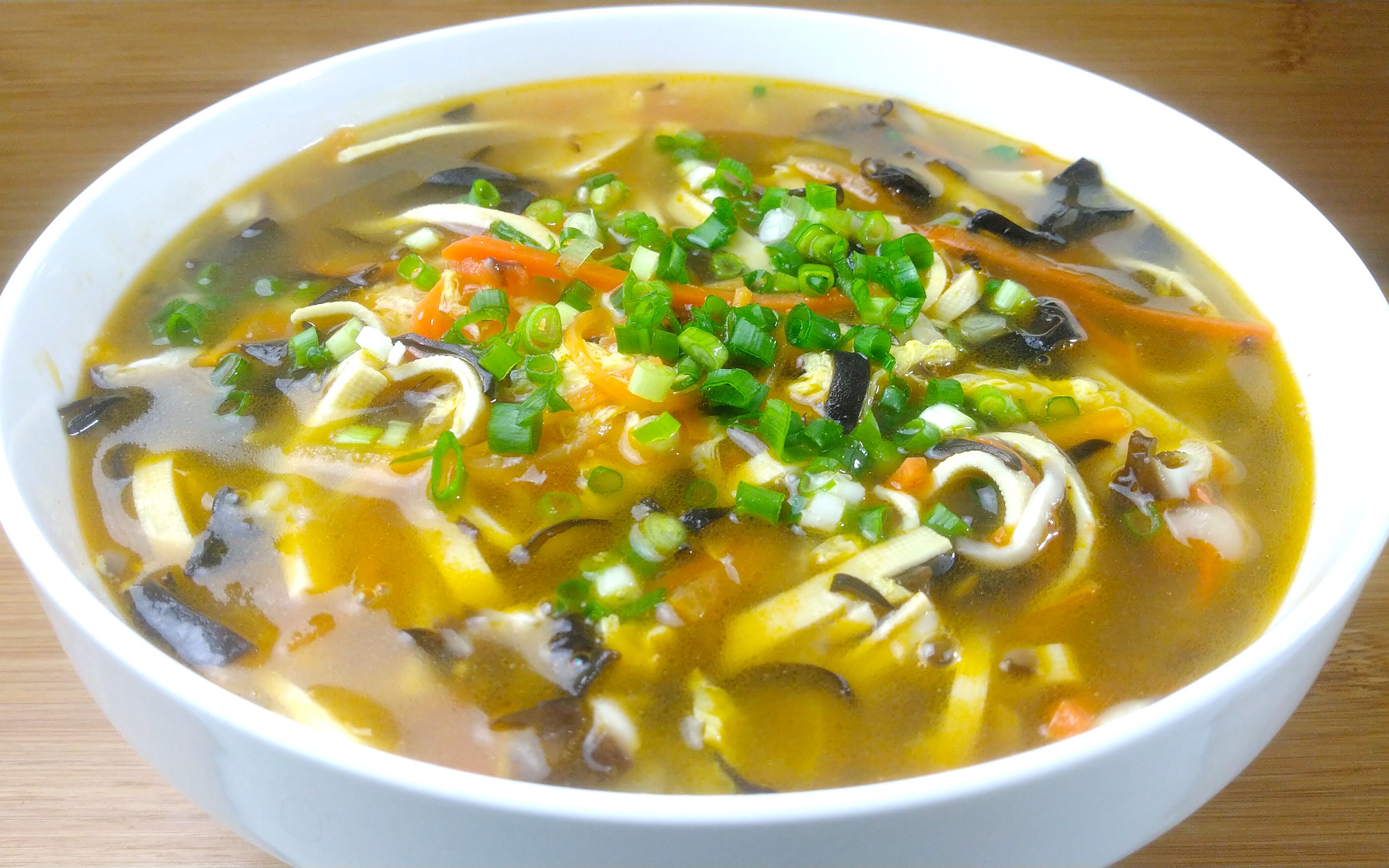 天冷了喝一碗酸辣汤暖身又暖胃营养丰富做法简单