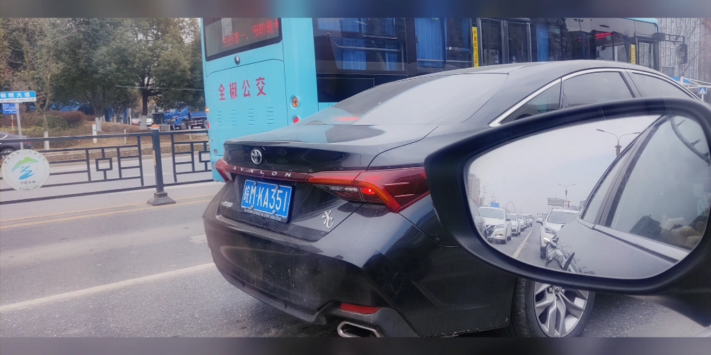 亚洲龙的尾灯挺漂亮