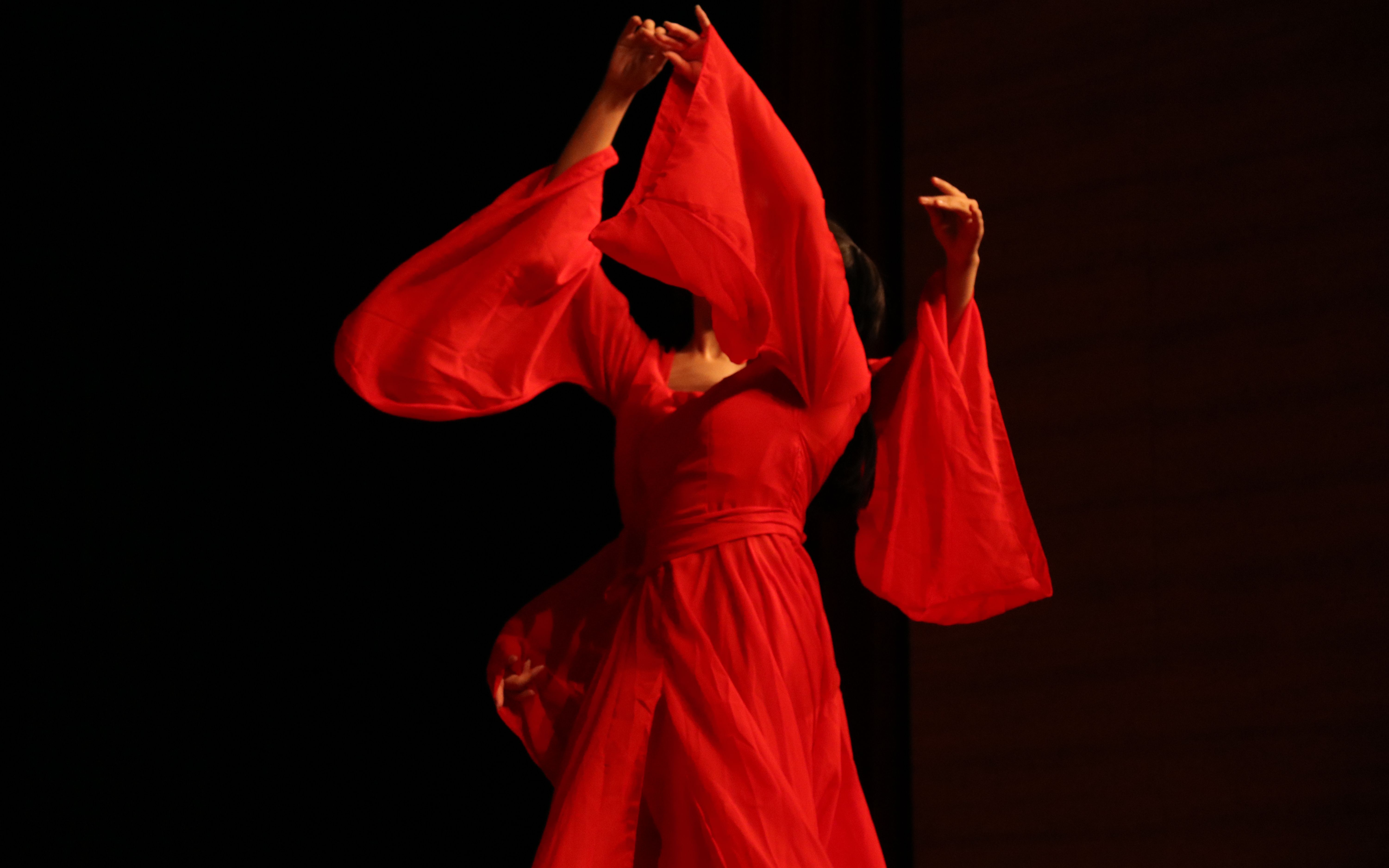 杭师某院毕业晚会红昭愿大鱼翻跳初投