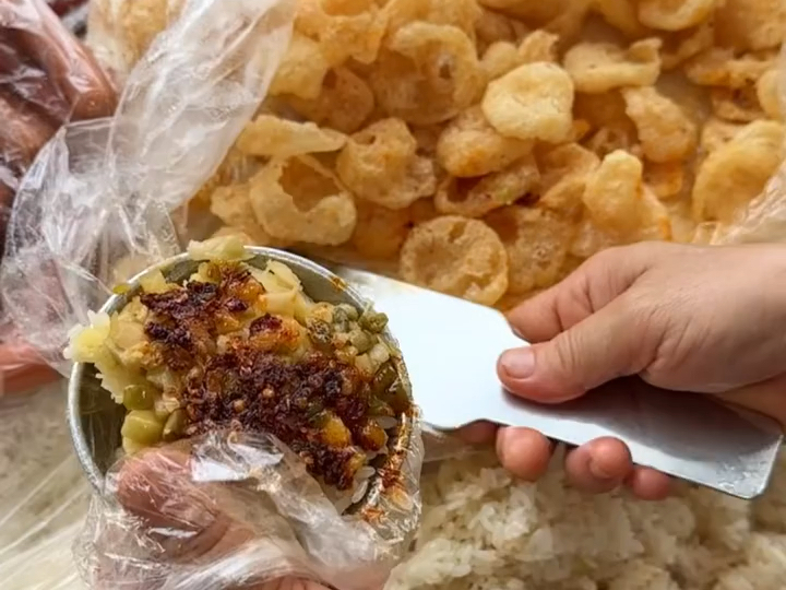 校门口两元糯米饭