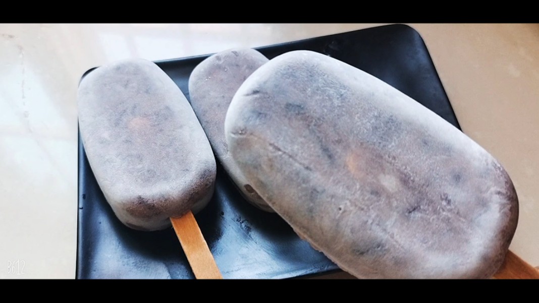 上蒸下煮的酷暑盛夏,在家自制红豆雪糕吧,喜欢吃红豆的小伙伴一定不要