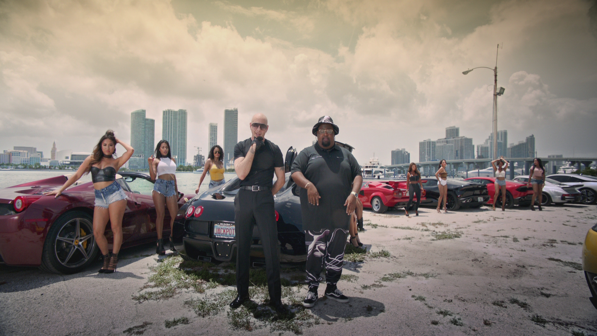 Greenlight - Pitbull&Flo Rida&LunchMoney Lewis - 视频下载 Video Downloader