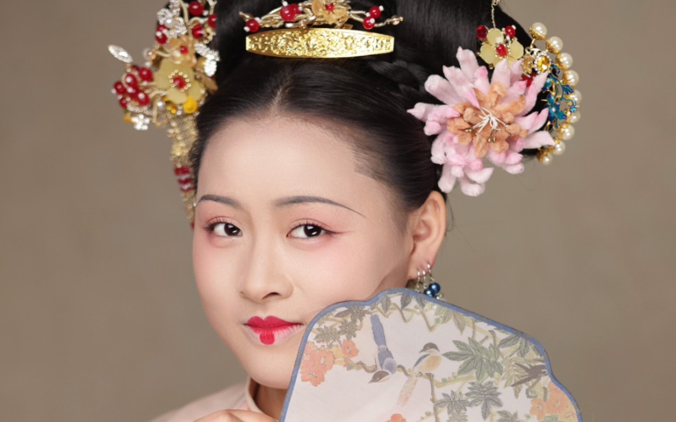 很特别的t型唇,古装美女妆容