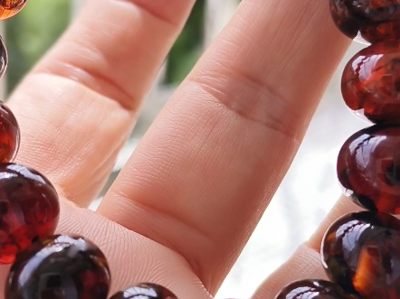 好美啊 老抚顺植物珀手串,抚顺西露天矿早期坑下老料,稀罕之物,佩戴