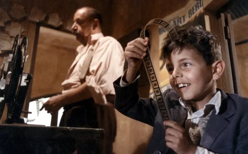 《天堂电影院》Nuovo cinema Paradiso(1988)cut—“我与你的人生,是一场奇遇”哔哩哔哩bilibili