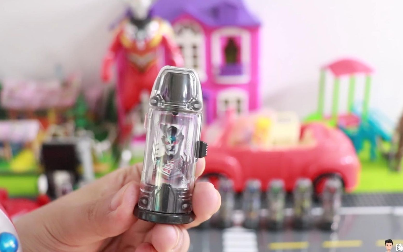 腾飞说玩具135 初代奥特曼展示捷德奥特曼黑色胶囊