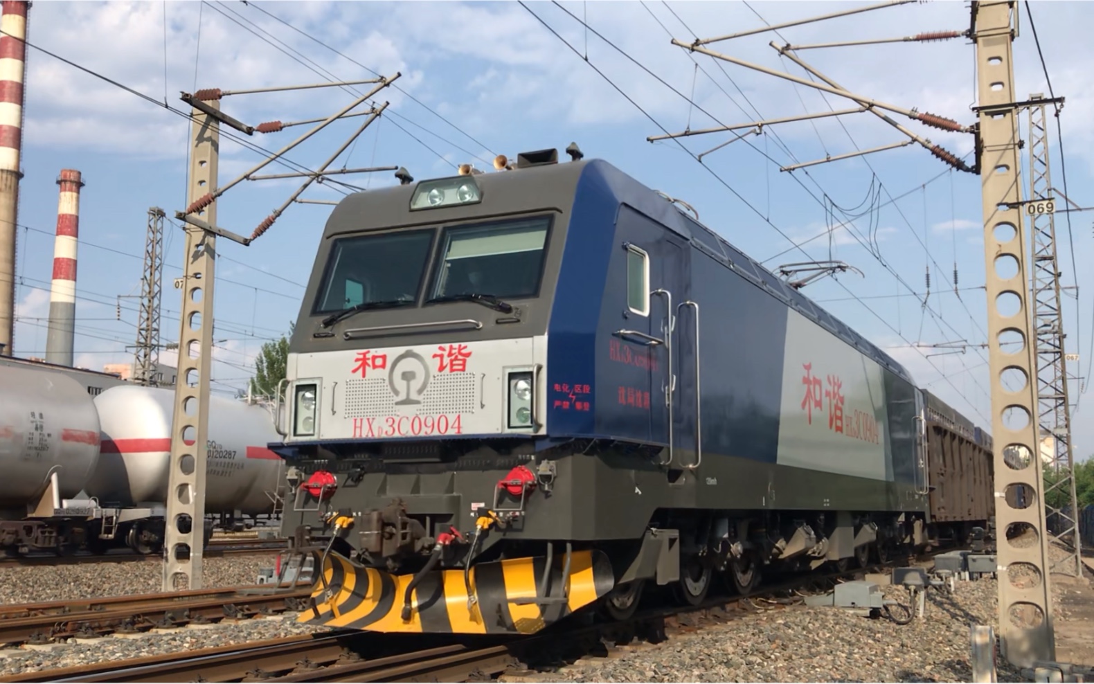 hxd3c客机拉货沈山线揽军屯站沈局沈段hxd3c0116牵引下行集装箱五定班