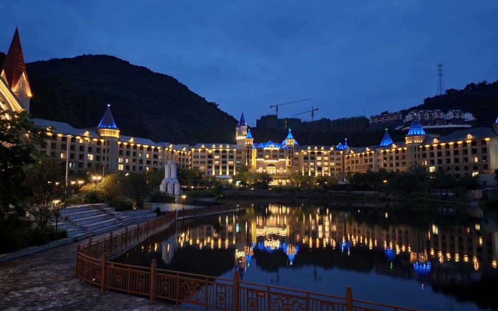 英德奥园巧克力王国夜景