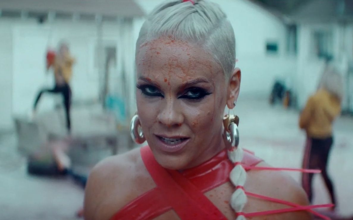 【mv首播】姆爷助阵粉妈p!nk单曲《revenge》