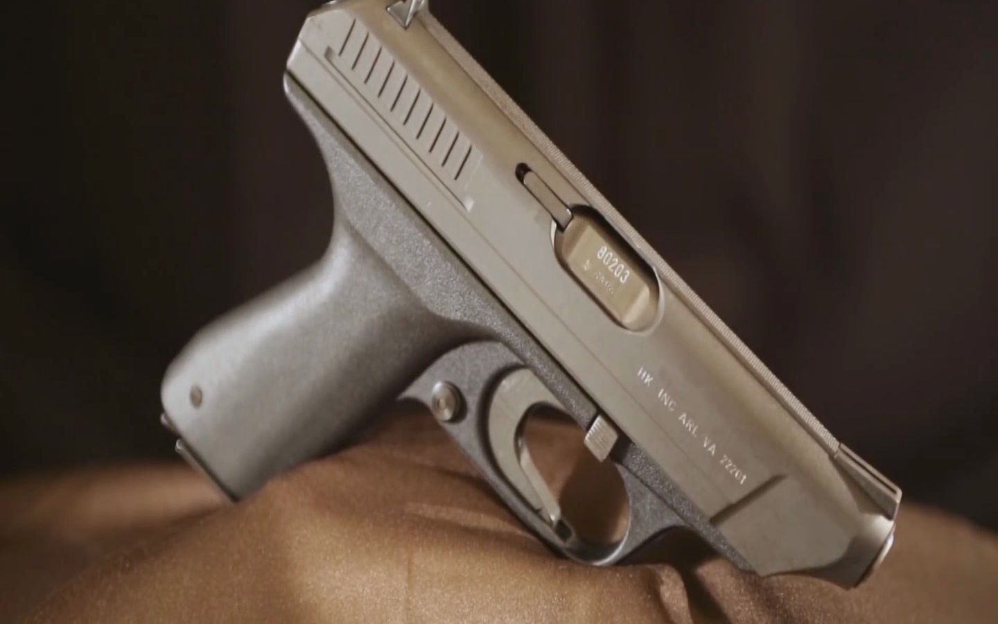 搬运已加工字幕hkvp70手枪历史介绍