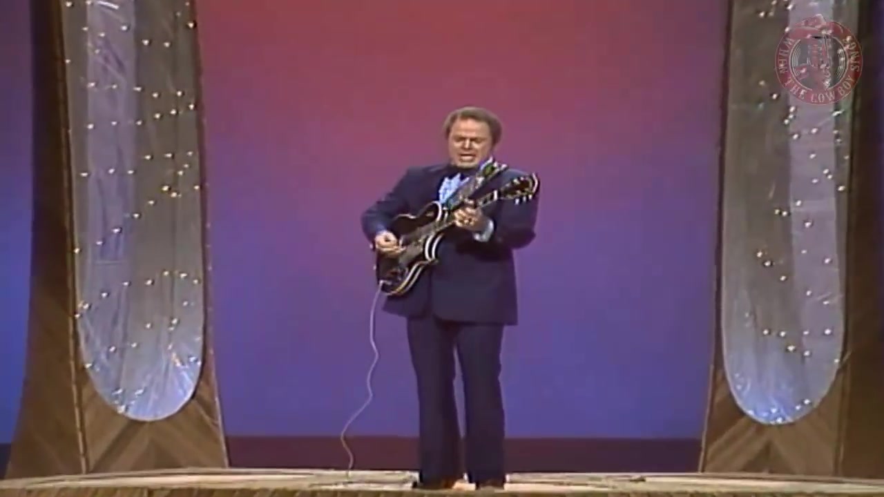 [图]【乡村巨匠Roy Clark】Ghost Riders in the Sky 1978