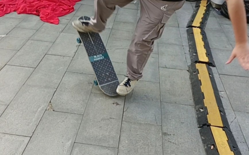 滑板ollie跳障碍练习