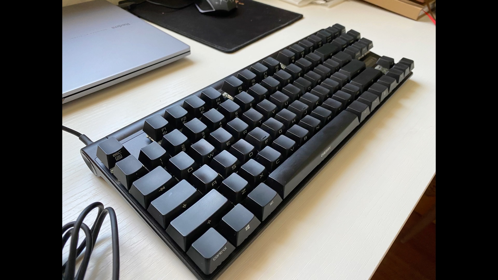 精致的cherry mx80 rgb版